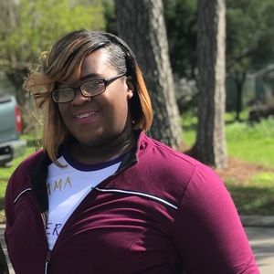 Meet your Posher, Leah